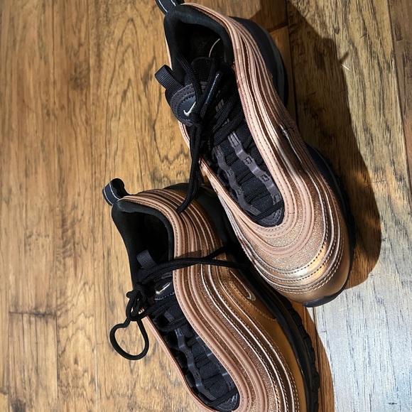 NIKE WOMEN'S AIR MAX 97 COPPER ROSE GOLD BLACK, worn 3 x’s, sz 6.5, great cond - Picture 5 of 10